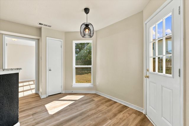 322 Ashley Oak Lane, Lake Dallas, TX 75065