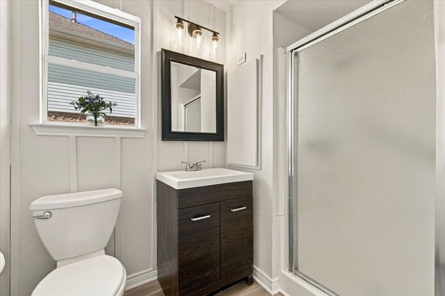 322 Ashley Oak Lane, Lake Dallas, TX 75065