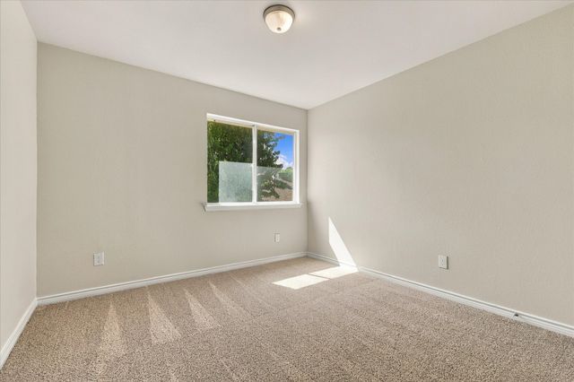 322 Ashley Oak Lane, Lake Dallas, TX 75065