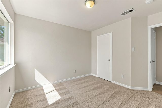 322 Ashley Oak Lane, Lake Dallas, TX 75065