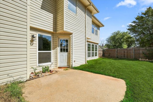 322 Ashley Oak Lane, Lake Dallas, TX 75065