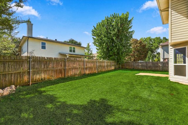 322 Ashley Oak Lane, Lake Dallas, TX 75065