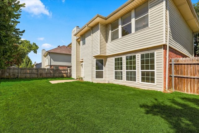 322 Ashley Oak Lane, Lake Dallas, TX 75065