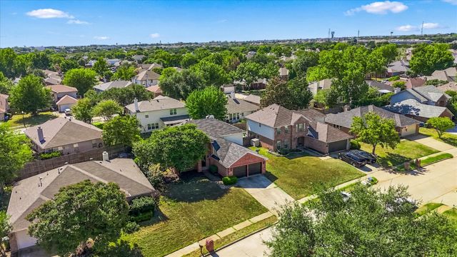 322 Ashley Oak Lane, Lake Dallas, TX 75065