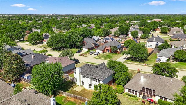 322 Ashley Oak Lane, Lake Dallas, TX 75065