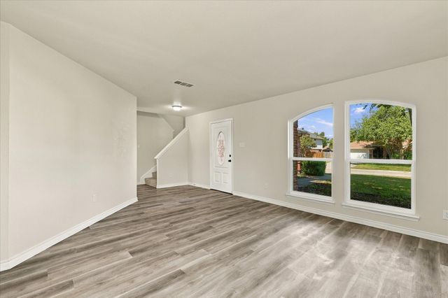 322 Ashley Oak Lane, Lake Dallas, TX 75065