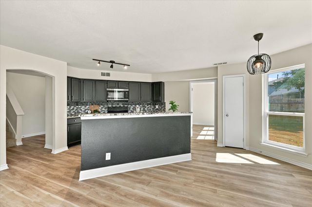322 Ashley Oak Lane, Lake Dallas, TX 75065