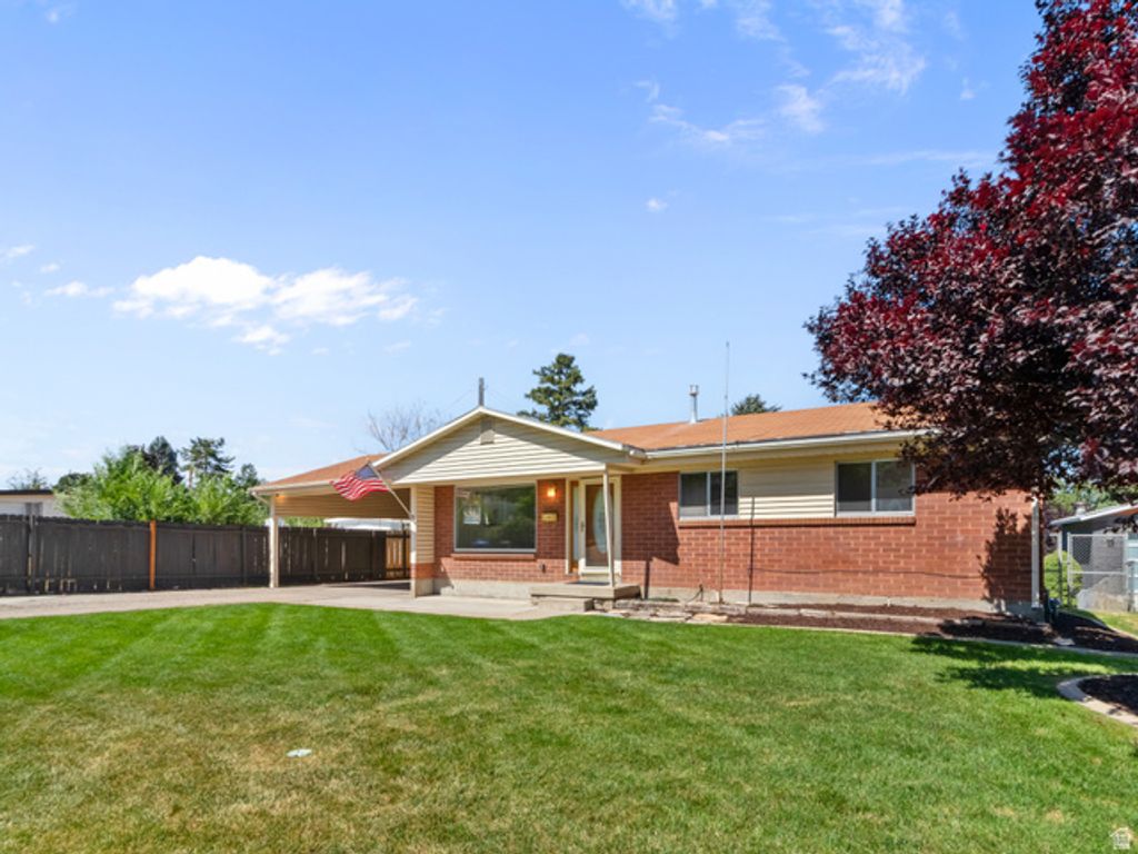 6566 S 2425 E, Cottonwood Heights, UT 84121 — photo 2