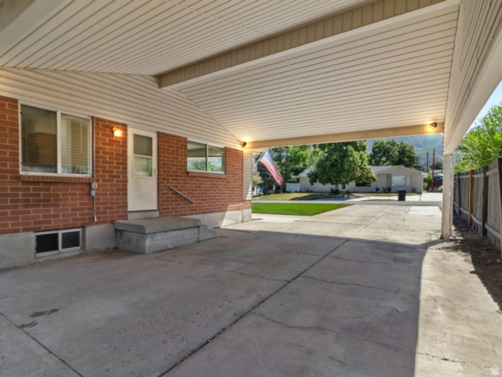 6566 S 2425 E, Cottonwood Heights, UT 84121 — photo 5