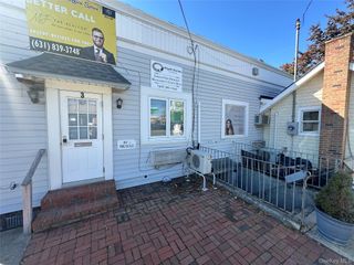 3 Crescent Street, Hewlett, NY 11557