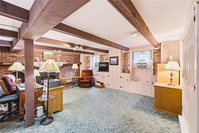 36 Schoolhouse Road, New Britain Twp, PA 18914