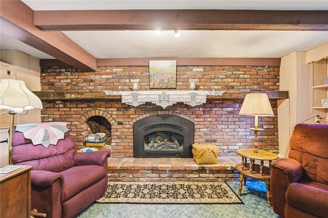 36 Schoolhouse Road, New Britain Twp, PA 18914