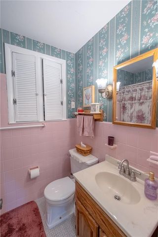 36 Schoolhouse Road, New Britain Twp, PA 18914