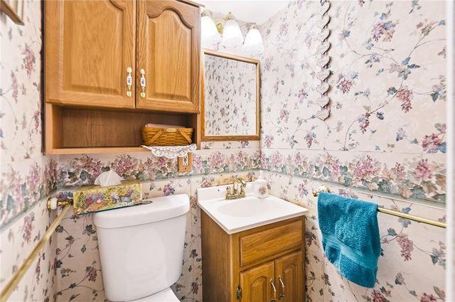 36 Schoolhouse Road, New Britain Twp, PA 18914