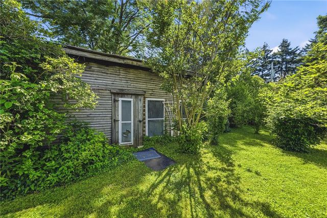 36 Schoolhouse Road, New Britain Twp, PA 18914