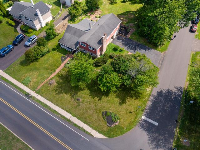 36 Schoolhouse Road, New Britain Twp, PA 18914