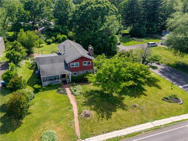 36 Schoolhouse Road, New Britain Twp, PA 18914