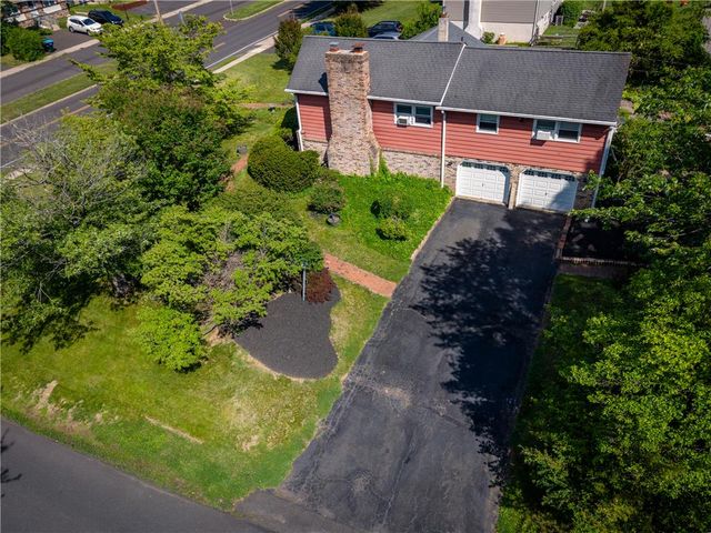 36 Schoolhouse Road, New Britain Twp, PA 18914