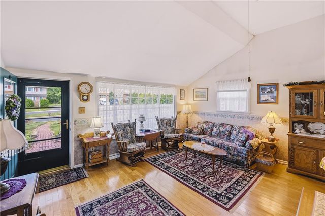 36 Schoolhouse Road, New Britain Twp, PA 18914