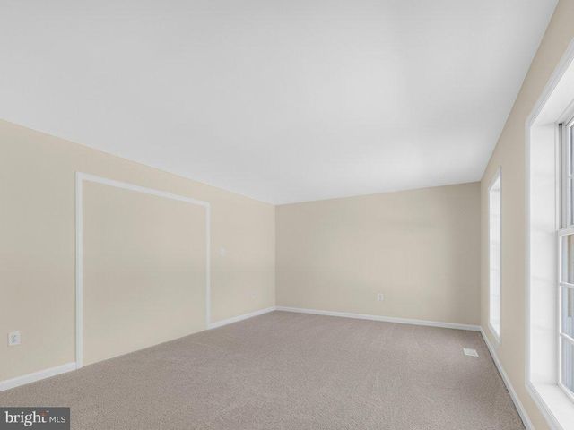 4047 WHITE HAVEN DR, Dumfries, VA 22026