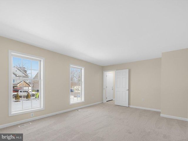 4047 WHITE HAVEN DR, Dumfries, VA 22026