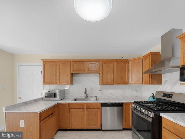 4047 WHITE HAVEN DR, Dumfries, VA 22026