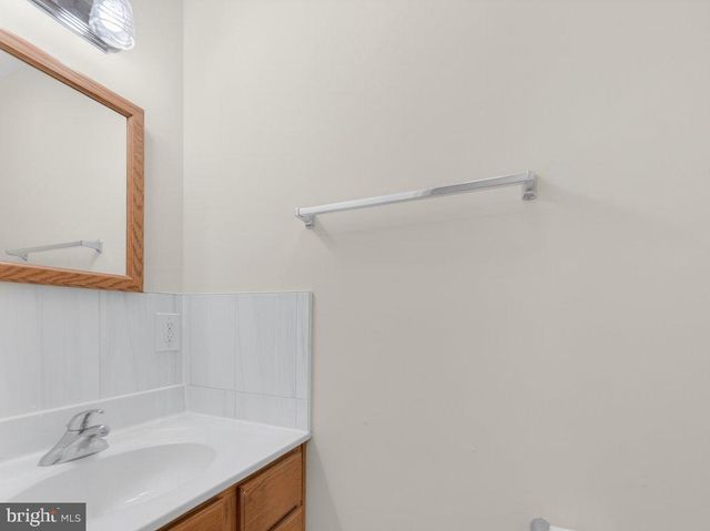 4047 WHITE HAVEN DR, Dumfries, VA 22026