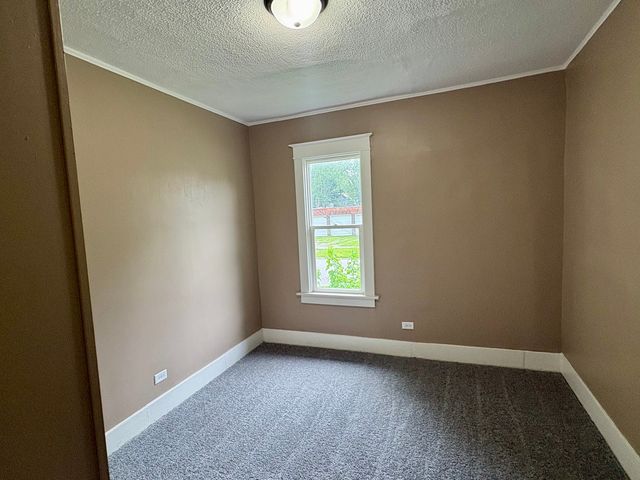 396 S Rosewood Avenue, Kankakee, IL 60901