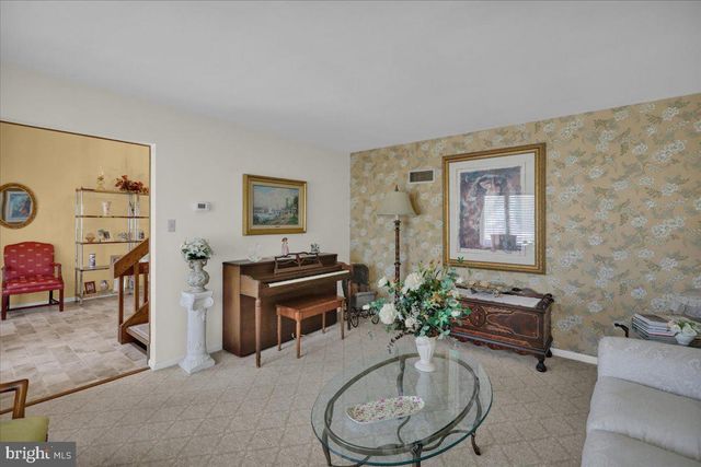 112 GRANDVIEW BLVD, Wyomissing, PA 19609