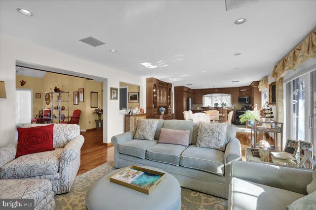 112 GRANDVIEW BLVD, Wyomissing, PA 19609