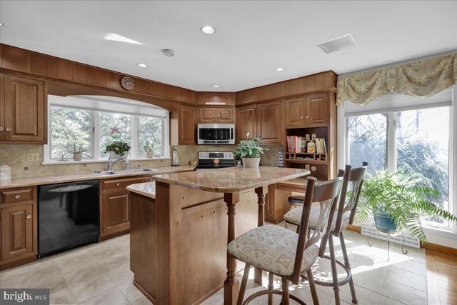 112 GRANDVIEW BLVD, Wyomissing, PA 19609