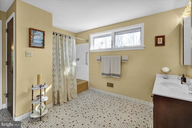 112 GRANDVIEW BLVD, Wyomissing, PA 19609