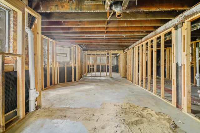6215 S Evans Avenue, Chicago, IL 60637