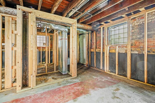 6215 S Evans Avenue, Chicago, IL 60637