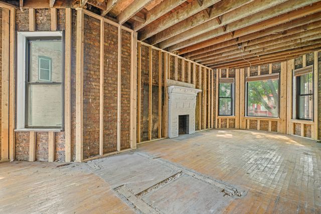 6215 S Evans Avenue, Chicago, IL 60637
