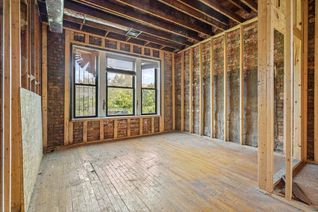 6215 S Evans Avenue, Chicago, IL 60637
