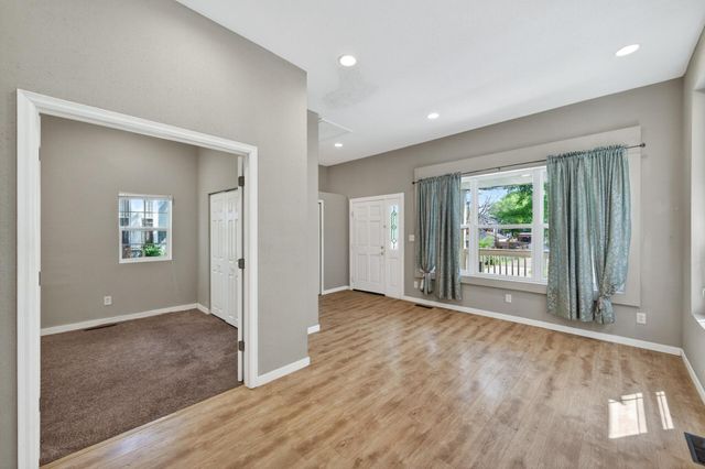 869 Desoto Street, Saint Paul, MN 55130