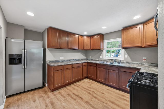 869 Desoto Street, Saint Paul, MN 55130