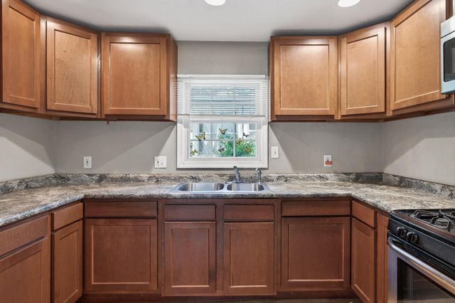 869 Desoto Street, Saint Paul, MN 55130
