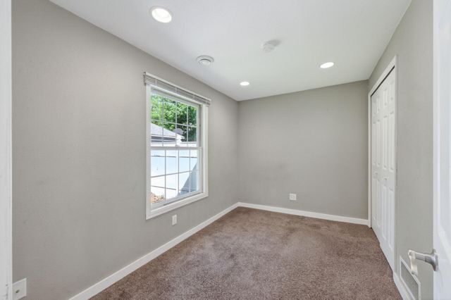 869 Desoto Street, Saint Paul, MN 55130