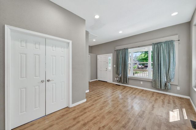 869 Desoto Street, Saint Paul, MN 55130