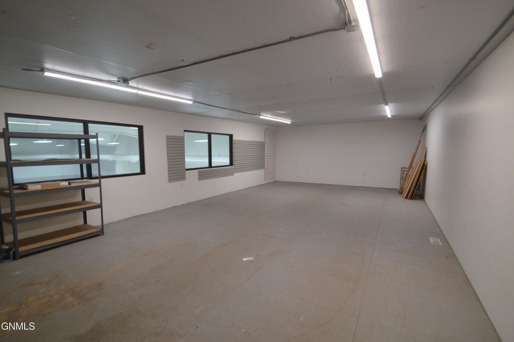 1824 E Main Avenue, Bismarck, ND 58501 photo 21