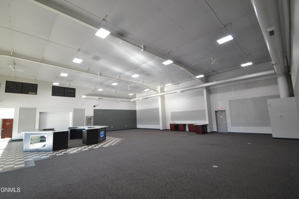 1824 E Main Avenue, Bismarck, ND 58501 photo 6