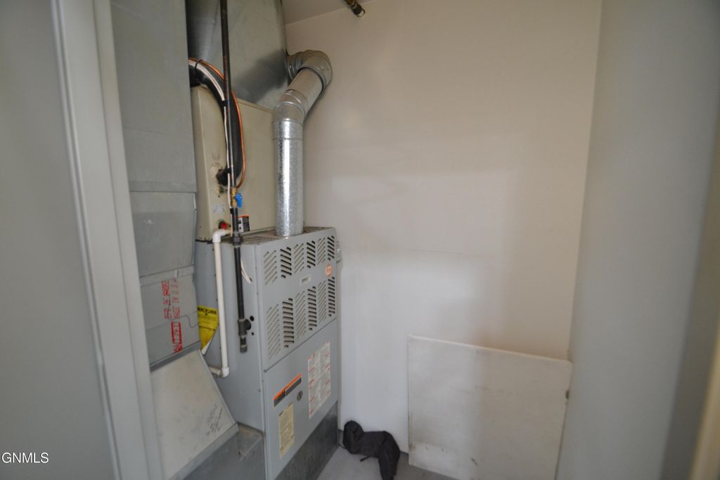 1824 E Main Avenue, Bismarck, ND 58501 photo 7