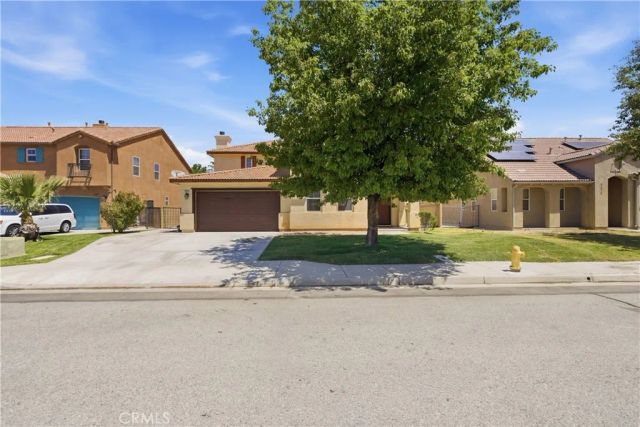 2207 Beechwood, Lancaster, CA 93535