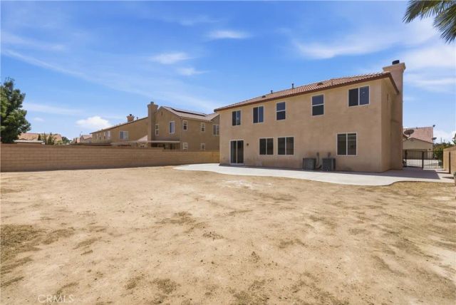 2207 Beechwood, Lancaster, CA 93535
