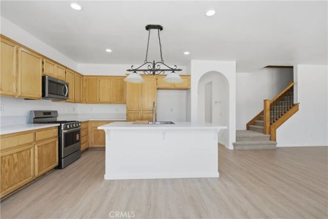 2207 Beechwood, Lancaster, CA 93535
