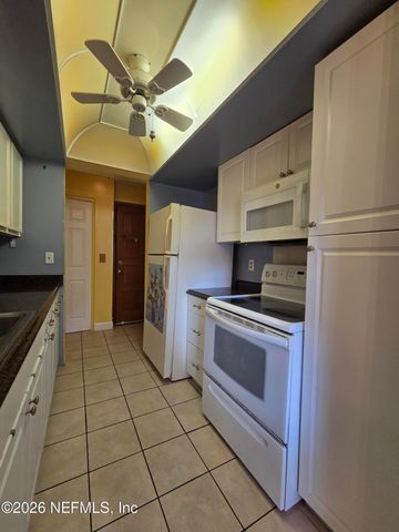 306 PALM COAST Parkway NE 203, Palm Coast, FL 32137