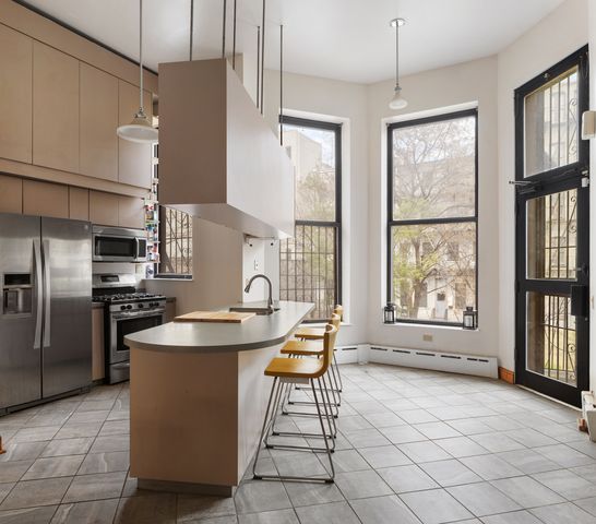 341 E 116TH Street, New York City, NY 10029
