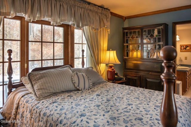 96 Hunter Lane, Queensbury, NY 12804